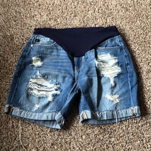 PinkBlush Sz M Maternity Full Panel Distressed Jean Shorts